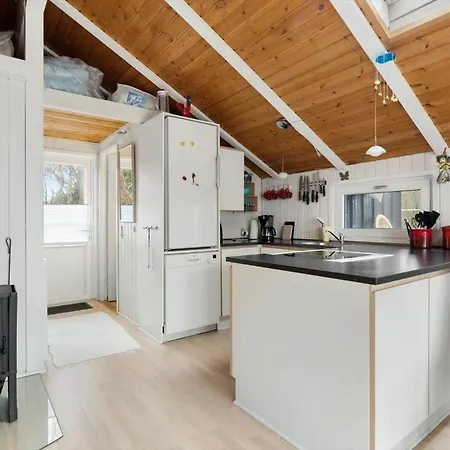 Tv1643-jerup-multebaervej-27-a * Jerup